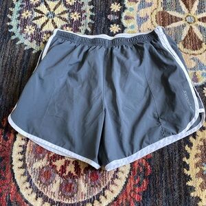 Brooks Go-To Women’s Running Shorts 5” inseam size Small